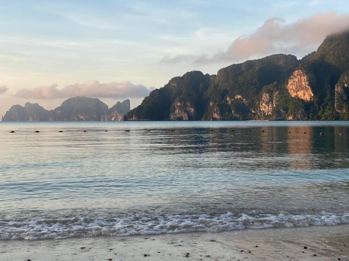 U Rip Resort Phi Phi Hotel Kültér fotó